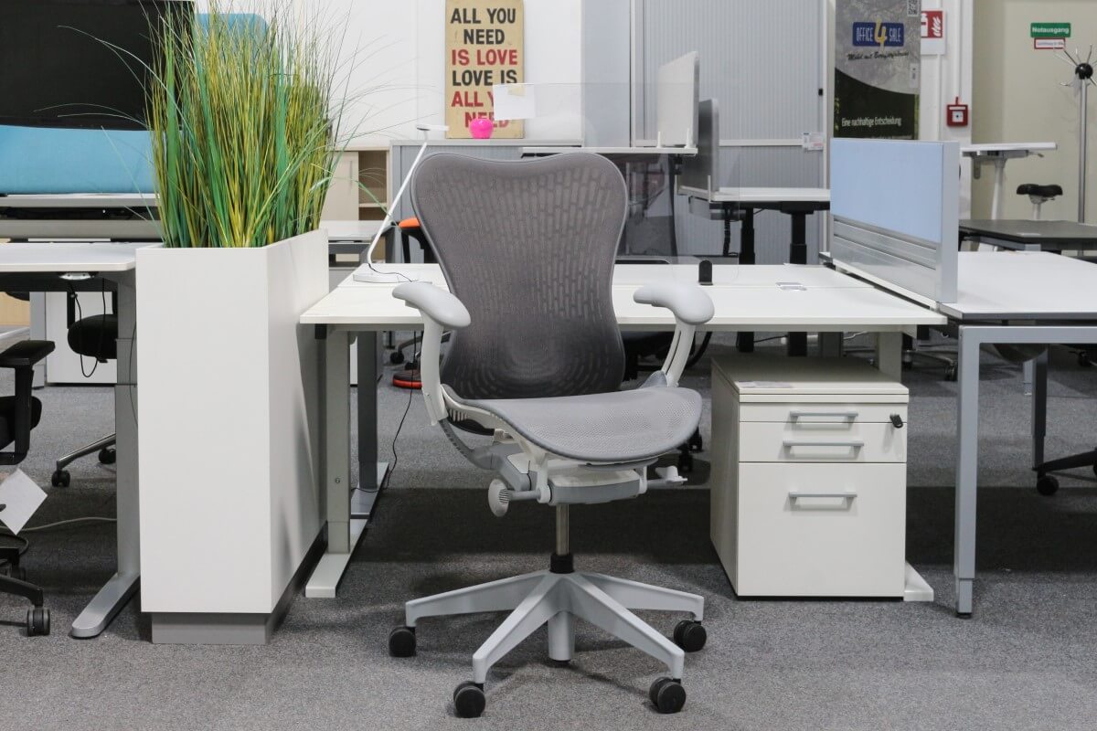 Gesund im Büro mit ergonomischen Büromöbeln