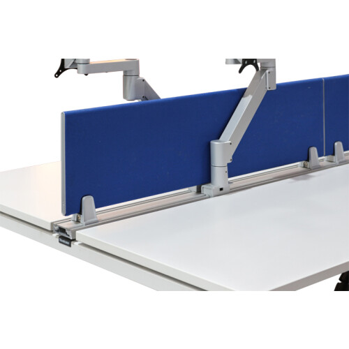 8 x Bench-Arbeitsplatz "FrameFour Bench" 120 cm in weiß mit Monitorhalter und Trennwand in blau