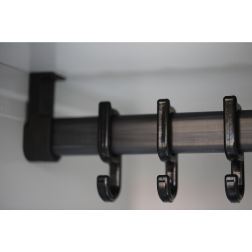 Stahl-Kleiderschrank/Spind, doppelstöckig, - Abteilbreite 30 cm, 2 Abteile/4 Fächer in signalweiß