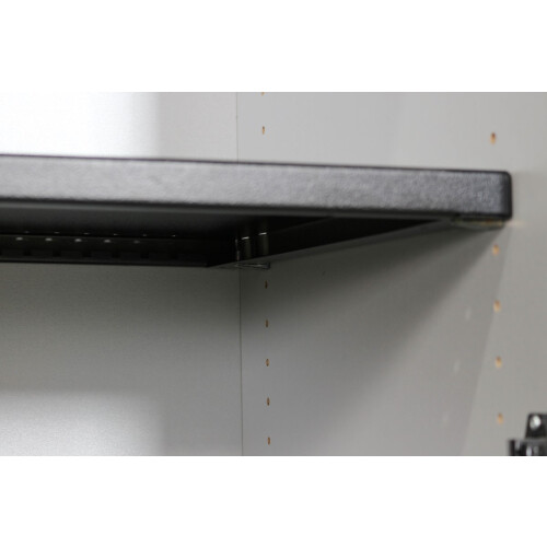 Sideboard in silber mit Abdeckplatte/Schiebetüren in akazie, 3 Ordnerhöhen