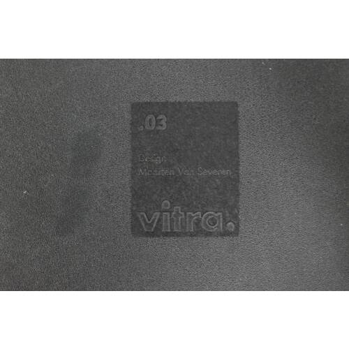 Konferenzstuhl / vitra ".03" / basic dark / Teppichboden-Gleiter