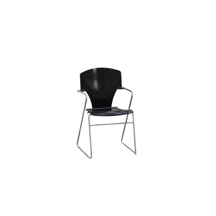 egoa Chair Model 300 Besucherstuhl von STUA - Design: Josep Mora
