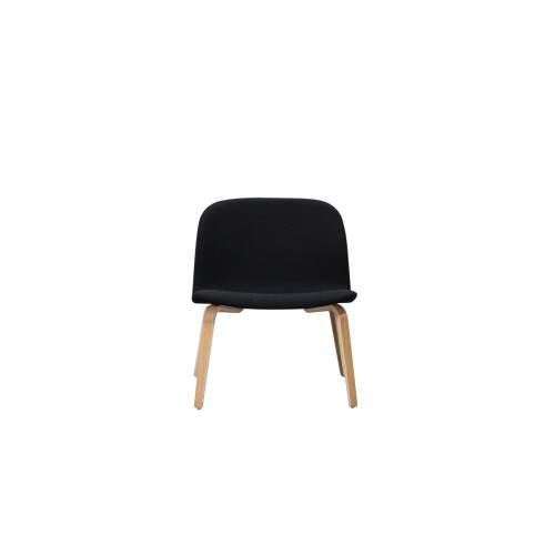 Loungestuhl / MUUTO "Visu Lounge Chair" / eiche / Polster schwarz